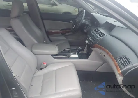 2011 Honda Accord 2.4 Ex-L из США, поврежденный, VIN 1HGCP2F80BA151680